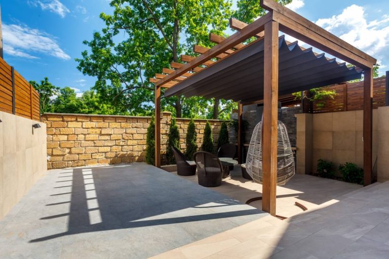 Comment une pergola peut transformer votre espace extérieur ?