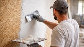 artisan-lissant-mur-enduit-osb