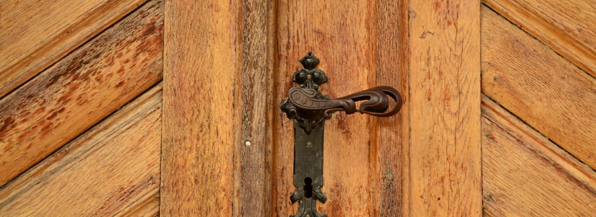Porte fermière : 5 raisons de l’adopter chez soi